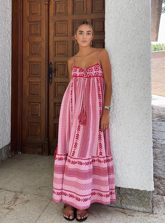 Elegant A-Line Maxi Dress for Women with Romantic Details - Perfect Long Dress for Summer Occasions